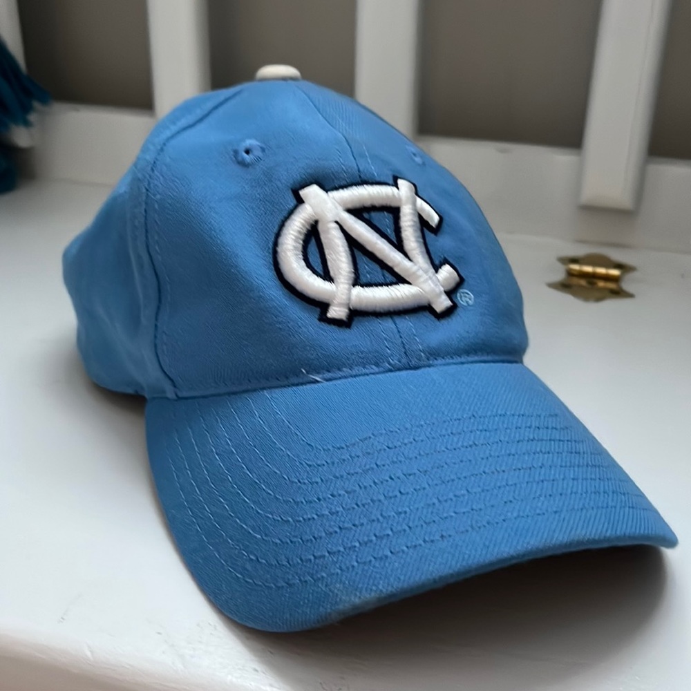 EUC UNC Chapel Hill kids size 7 hat.